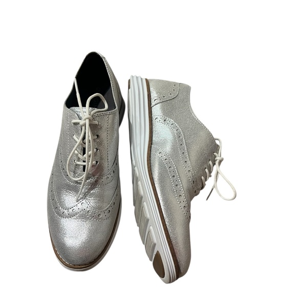 Cole Haan Zero Grand Women’s Wingtip Classic Shoe Size 7 Silver Metallic - Picture 3 of 7